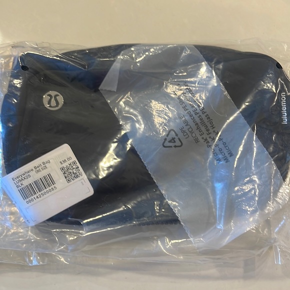 lululemon athletica Handbags - Lululemon Black Everywhere Belt Bag